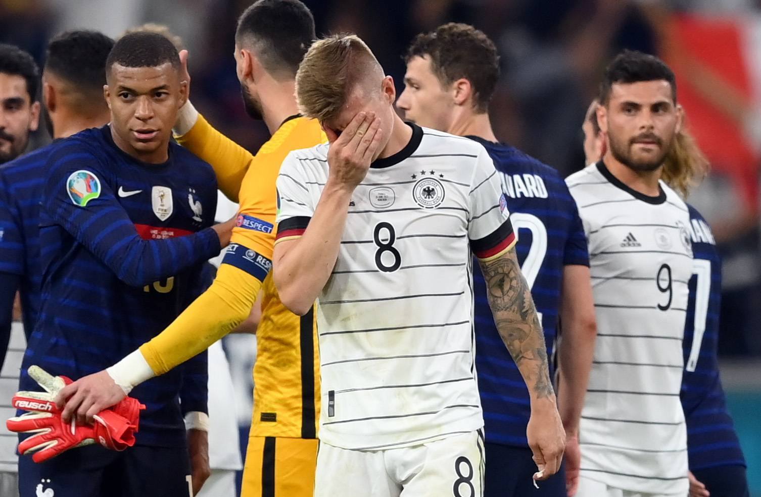 IM体育下载-德国队横扫法国队，林高远点燃赛场