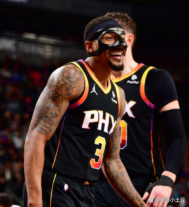 黄蜂鏖战雄鹿B队，布克高光表现